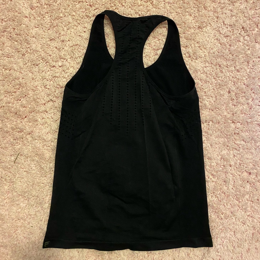 Fabletics Delta Seamless Tank Ⅱ - Picture 2 of 4